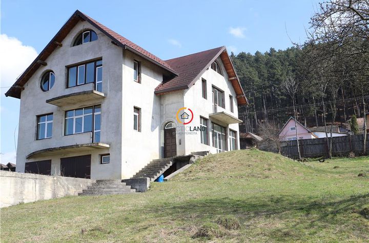 Apartament 8 camere de vanzare SACELE - Brasov anunturi imobiliare Brasov