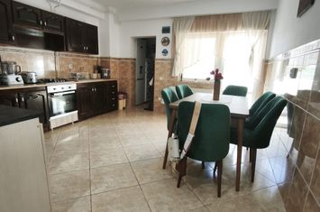Apartament 4 camere de vanzare RADAUTI - Suceava anunturi imobiliare Suceava