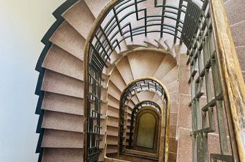 Armeneasca - Mantuleasa garsoniera etaj 3/3 cu centrala proprie constructie 1950 anunturi imobiliare Bucuresti