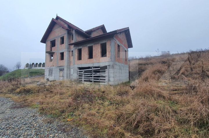 Vilă - 4 camere de vanzare BISTRITA - Bistrita-Nasaud anunturi imobiliare Bistrita-Nasaud