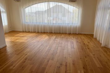 Casa 5 camere,477 mp,1077 mp teren, zona Cornisa,0%comision anunturi imobiliare Mures