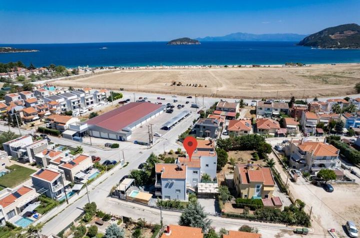 Casă individuală 3 niveluri, 135 mp, Nea Iraklitsa anunturi imobiliare Grecia