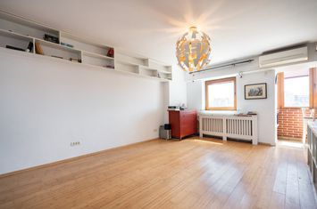 Apartament 5 camere de vanzare DACIA - Bucuresti anunturi imobiliare Bucuresti