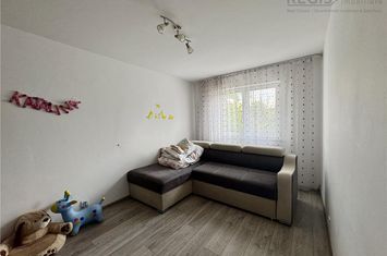Apartament 3 camere de vanzare ASTRA - Brasov anunturi imobiliare Brasov