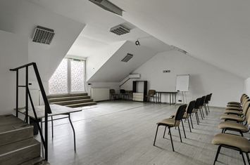 Spatiu ideal pentru activitatile care necesita o incapere generoasa anunturi imobiliare Arad