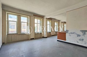 Vânzare - Clădire interbelică, centru oraș Siret anunturi imobiliare Suceava