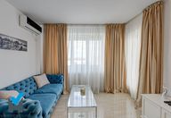 75.000 €, Garsonieră