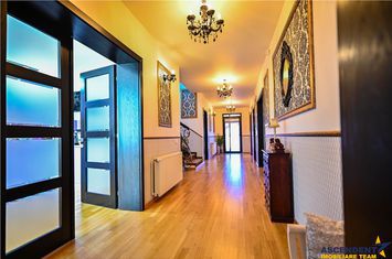 Casă - 5 camere de vanzare CENTRAL - Brasov anunturi imobiliare Brasov