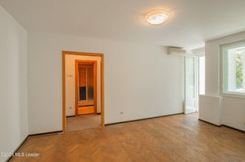 St. cel Mare, Spitalul de a: apt. 2 camere, randament excelent! anunturi imobiliare Bucuresti
