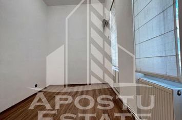 Apartament 3 camere de inchiriat ULTRACENTRAL - Arad anunturi imobiliare Arad