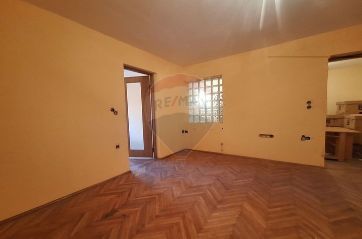 Apartament generos la 3 min pe jos de Podul Minciunilor anunturi imobiliare Sibiu