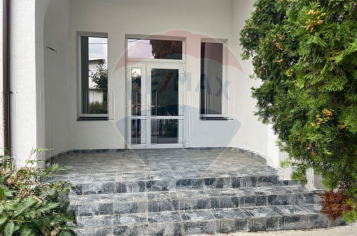 Casă / Vilă cu 5 camere de închiriat în zona Central anunturi imobiliare Iasi