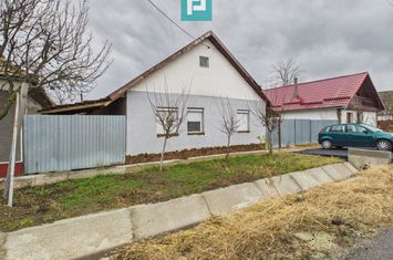 Casă cu 4 camere în Chișineu Criș anunturi imobiliare Arad