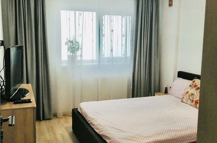 Apartament 3 camere de vanzare TRACTORUL - Brasov anunturi imobiliare Brasov