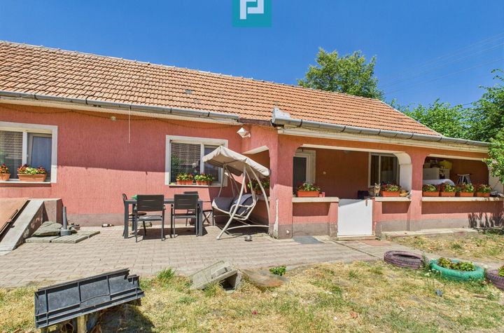 Casă cu 2 corpuri independente Aradul Nou in Zonă anunturi imobiliare Arad