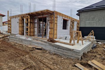 Vilă - 4 camere de vanzare CRAIOVA - Dolj anunturi imobiliare Dolj