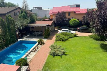 CASA INDIVIDUALA P+2+TERASA CIRCULABILA-MOBILATA-PISCINA-TEREN 900 MP anunturi imobiliare Bucuresti
