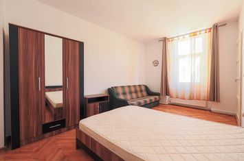 Apartament decomandat - Piata Avram Iancu - COMISION 0 % anunturi imobiliare Arad