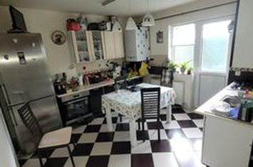 Vilă - 5 camere de vanzare FLORESTI - Cluj anunturi imobiliare Cluj