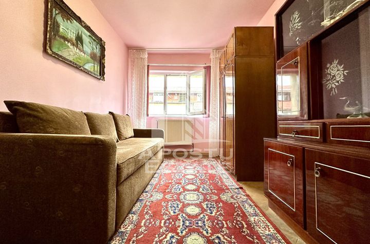 Apartament 3 camere, centrala proprie, zona Girocului anunturi imobiliare Timis