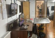 48.000 €, Spațiu comercial