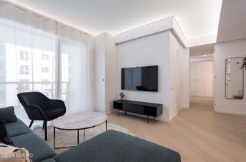 Apt 3 camere cu 2 locuri subterane - mobilat NOU - Cortina North anunturi imobiliare Bucuresti