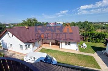 Casă 2013 - 4 dormitoare, 2 băi, 2 bucătării anunturi imobiliare Neamt