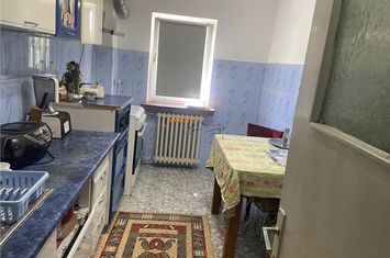 Apartament 3 camere de vanzare CENTRAL - Vrancea anunturi imobiliare Vrancea