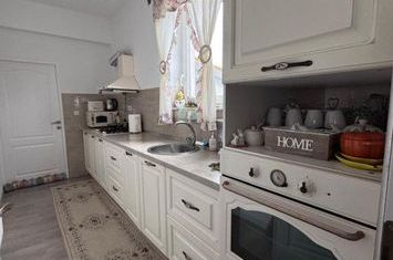 Vilă - 7 camere de vanzare RADAUTI - Suceava anunturi imobiliare Suceava
