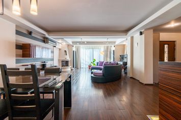 5-room villa with garden, Pipera area anunturi imobiliare Bucuresti
