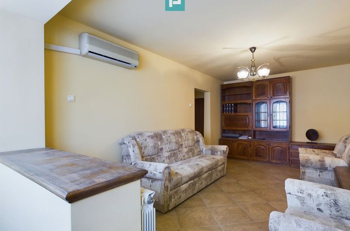 Apartament cu 3 camere, etaj intermediar anunturi imobiliare Timis