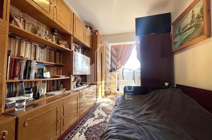 Apartament cu 3 camere, etaj intermediar, zona Sagului anunturi imobiliare Timis