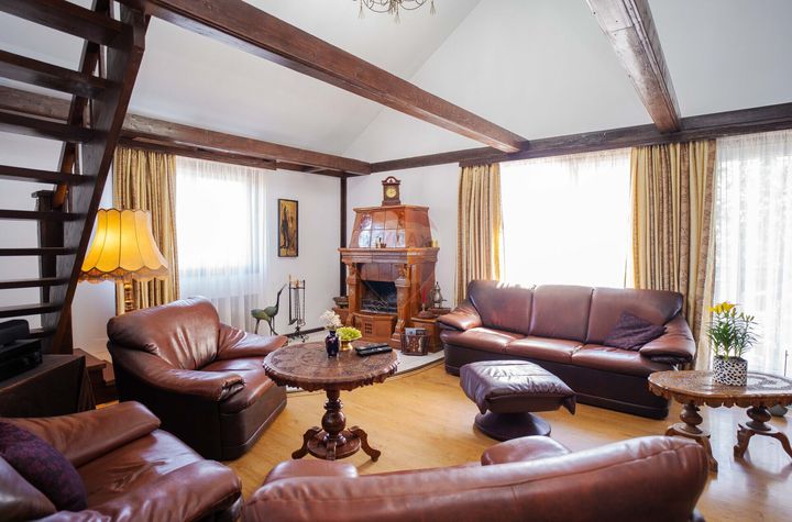 Casă / Vilă spatioasa cu teren in zona centrala Sararie anunturi imobiliare Iasi