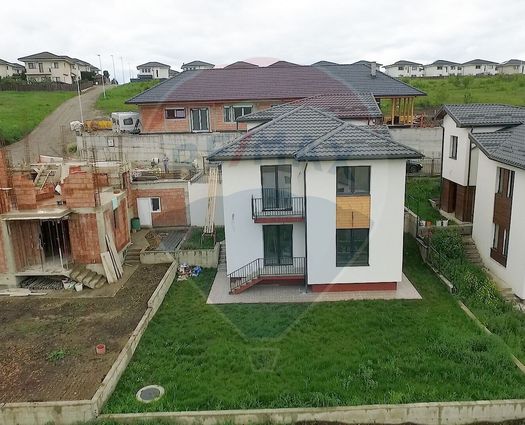 Vilă 4 cam Dezmir, 136 mp, P+1