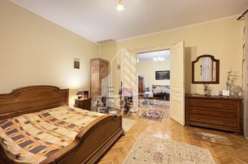 Apartament 2 camere, etaj intermediar, cu garaj in cladire reabilitata anunturi imobiliare Timis