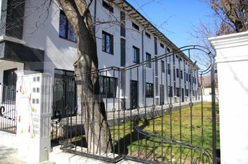 Vilă - 4 camere de vanzare GAESTI - Dambovita anunturi imobiliare Dambovita
