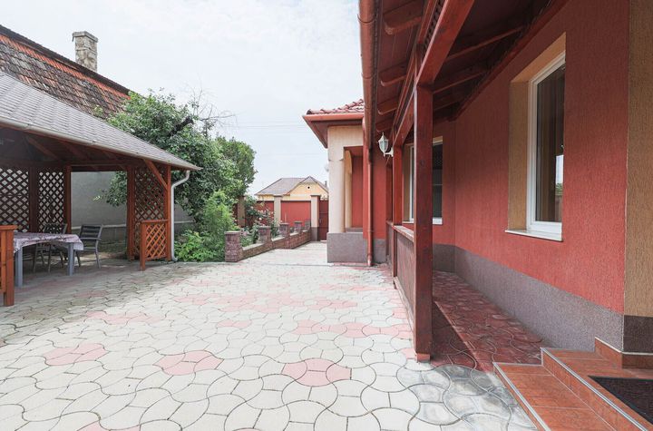 Casă spațioasă cu 4 dormitoare în Nădlac – gata de mutare! anunturi imobiliare Arad