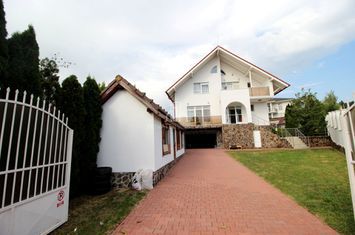 Vilă - 4 camere de vanzare PLATOU - Mures anunturi imobiliare Mures