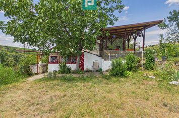 Căsuță de vacanță cu panoramă de vis în Covăsânț anunturi imobiliare Arad