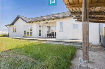 Casă nouă 4 camere mobilată-utilată în Mândruloc anunturi imobiliare Arad