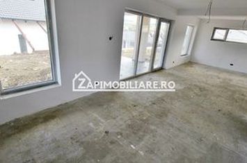 Casă - 4 camere de vanzare LIVEZENI - Mures anunturi imobiliare Mures
