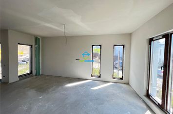 Vilă - 4 camere de vanzare DEZMIR - Cluj anunturi imobiliare Cluj