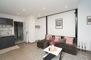 Loft 70 mp, renovat 2024, în centrul Drama anunturi imobiliare Grecia