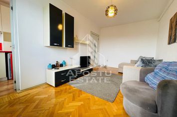 Apartament cu o cameră de închiriat – zonă centrală, vedere la Mureș anunturi imobiliare Arad