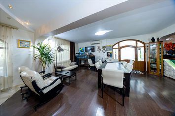 Vilă - 11 camere de vanzare MAMAIA - Constanta anunturi imobiliare Constanta