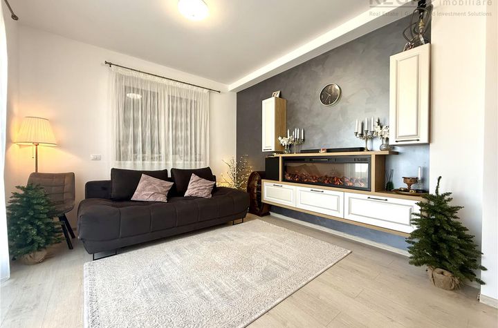Apartament 3 camere de vanzare TRACTORUL - Brasov anunturi imobiliare Brasov