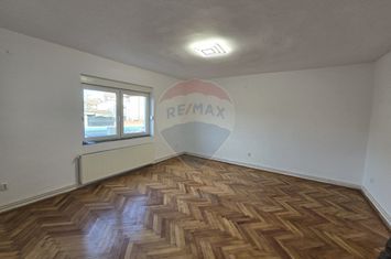 Casă spațioasă de închiriat în zona Calea Dumbrăvii anunturi imobiliare Sibiu