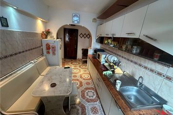 Apartament 3 camere de vanzare SUD - Vrancea anunturi imobiliare Vrancea