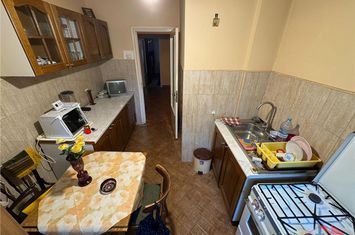 Apartament 3 camere de vanzare GARA - Vrancea anunturi imobiliare Vrancea