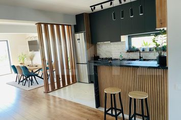 Vilă - 4 camere de vanzare IASI - Iasi anunturi imobiliare Iasi